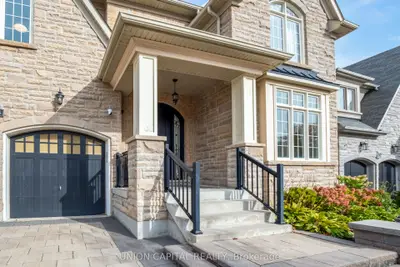 24 Royal West Road, Markham, On L6c 0l5