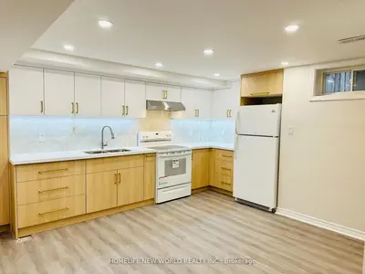 16 Marion Crescent, Markham, On L3p 6e7