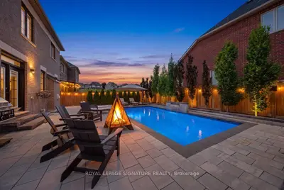 228 Reg Harrison Trail, Newmarket, On L3x 0m4