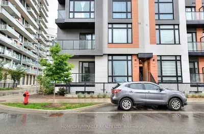8 David Eyer Road 1221, Richmond Hill, On L4s 0n5