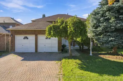 8 Mallory Avenue, Markham, On L3r 6p7