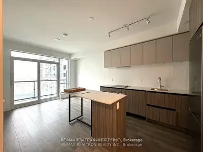 7950 Bathurst Street 525, Vaughan, On L4j 0l4