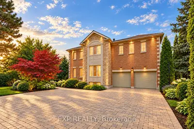 2 Shallmar Gardens, Richmond Hill, On L4b 3g4