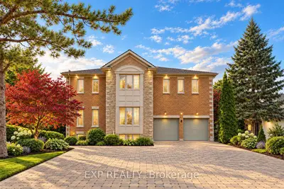 2 Shallmar Gardens, Richmond Hill, On L4b 3g4