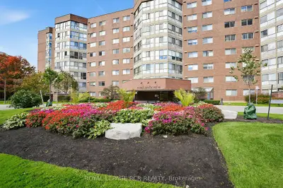 5 Weldrick Road W 507, Richmond Hill, On L4c 8s9