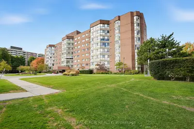 5 Weldrick Road W 507, Richmond Hill, On L4c 8s9