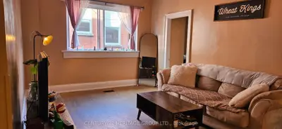 201a Main Street S 4, Newmarket, On L3y 1r1
