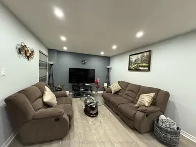 163 Mabley Crescent, Vaughan, On L4j 2z7