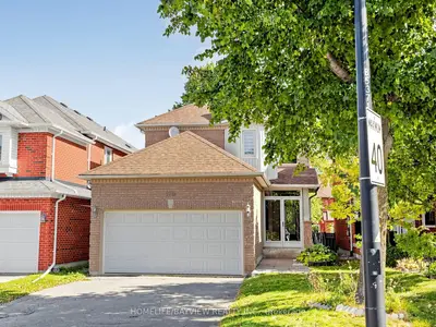 139 Rushbrook Drive, Newmarket, On L3x 2e2