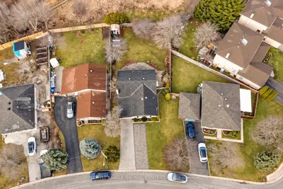140 Woodpark Place #main, Newmarket, On L3y 3p6