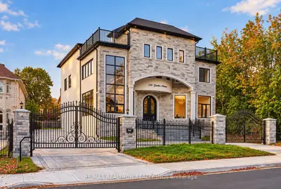 126 Garden Avenue, Richmond Hill, On L4c 6m1