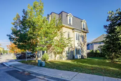 15 Old Colony Road 2, Richmond Hill, On L4e 4l5
