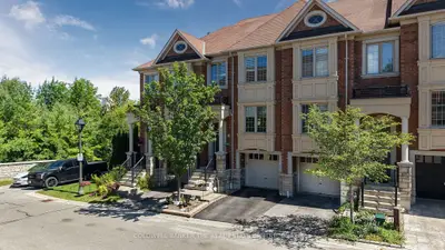 370 Doak Lane, Newmarket, On L3y 0a8