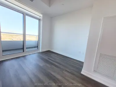 5 Meadowdale Road 1802, Vaughan, On L4k 0c7