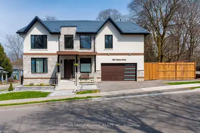 582 Gorham Street, Newmarket, On L3y 1l3