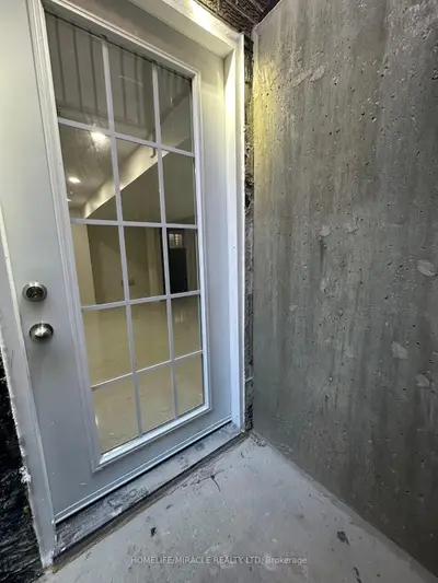 20 Arran Crescent, Vaughan, On L4l 1g5