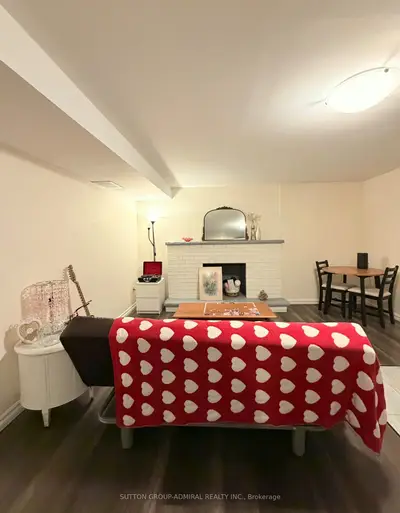 93 North Ridge Road, Vaughan, On L4l 2g9