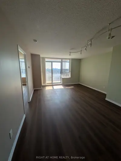 75 King William Crescent 910, Richmond Hill, On L4b 0c1