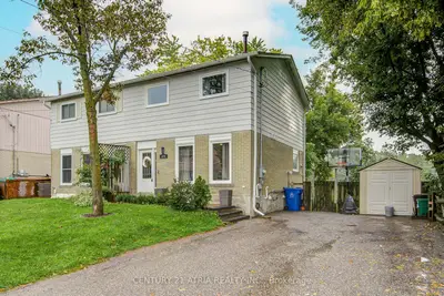 670 Elgin Street, Newmarket, On L3y 3b4