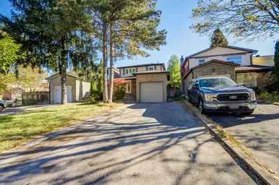 102 Madsen Crescent, Markham, On L3r 4p3