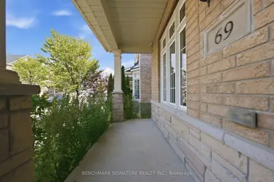 69 Windyton Avenue, Markham, On L6b 1m4