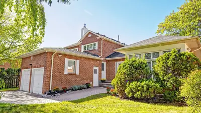 2 Ambleside Crescent, Markham, On L3r 7t1
