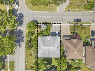 135 Spruce Avenue, Richmond Hill, On L4c 6v9