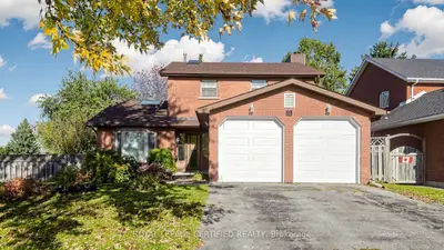 2 Gres Court, Bradford West Gwillimbury, On L3z 2s4