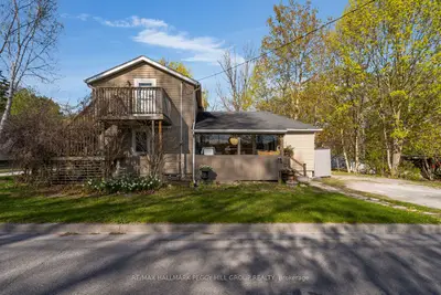 621 Lydia Street, Newmarket, On L3y 1m4