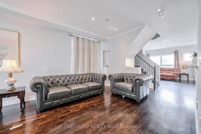 3 Mccaul Street, Markham, On L6c 2e5