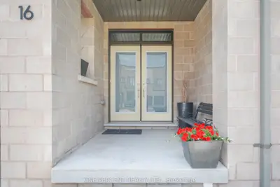 16 Denarius Crescent, Richmond Hill, On L4e 0y9
