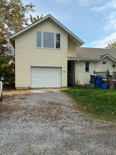 9a Metro Road S, Georgina, On L4p 1v7