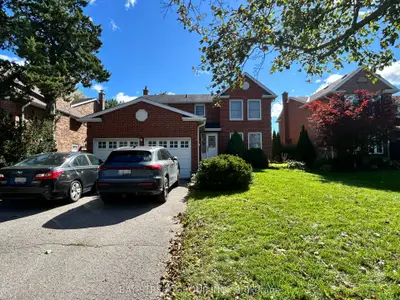 37 Garnish Green Grove, Markham, On L3p 4p4