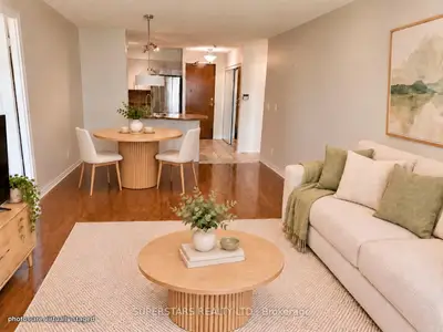 23 Oneida Crescent Ph02, Richmond Hill, On L4b 0a2