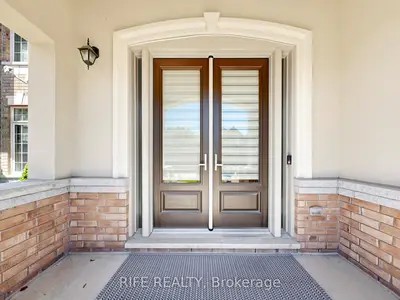 18 Rossini Drive, Richmond Hill, On L4e 0r5