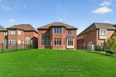 39 Royal West Road, Markham, On L6c 0l5