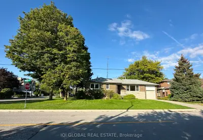 188 Maple Avenue, Richmond Hill, On L4c 2j1