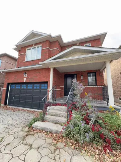 38 Delattaye Avenue, Aurora, On L4g 7t8