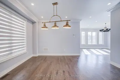 132 Meadow Vista Crescent, East Gwillimbury, On L9n 0t4