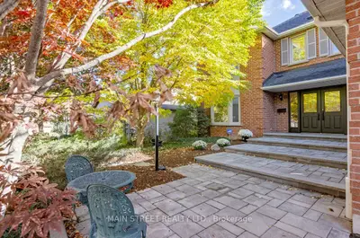 22 Mcclenny Drive N, Aurora, On L4g 5p6