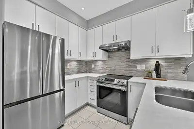 31 Lyall Stokes Circle, East Gwillimbury, On L0g 1m0