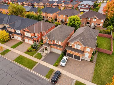 4 Rothbury Road, Richmond Hill, On L4s 0a9