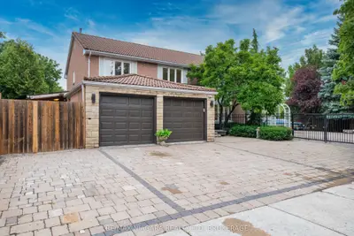 2 Aitken Circle, Markham, On L3r 7k6