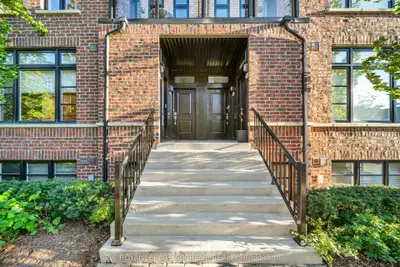 8167 Kipling Avenue 43, Vaughan, On L4l 0g4