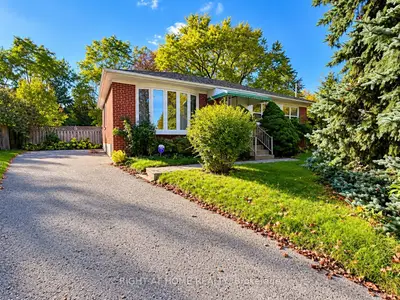 72 Monkswood Crescent Main Floor, Newmarket, On L3y 2k1