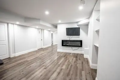 129 Hutchinson Drive Lower, New Tecumseth, On L9r 1m4
