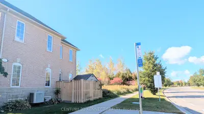 365 Old Colony Road, Richmond Hill, On L4e 5b2