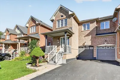 82 Burgeess Crescent, Newmarket, On L3x 2t8
