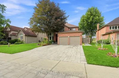 655 Culler Mews, Newmarket, On L3x 1v8