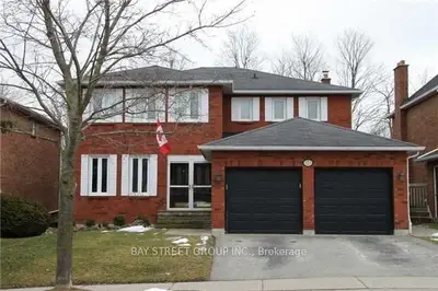 123 Heathwood Heights Drive, Aurora, On L4g 4w2